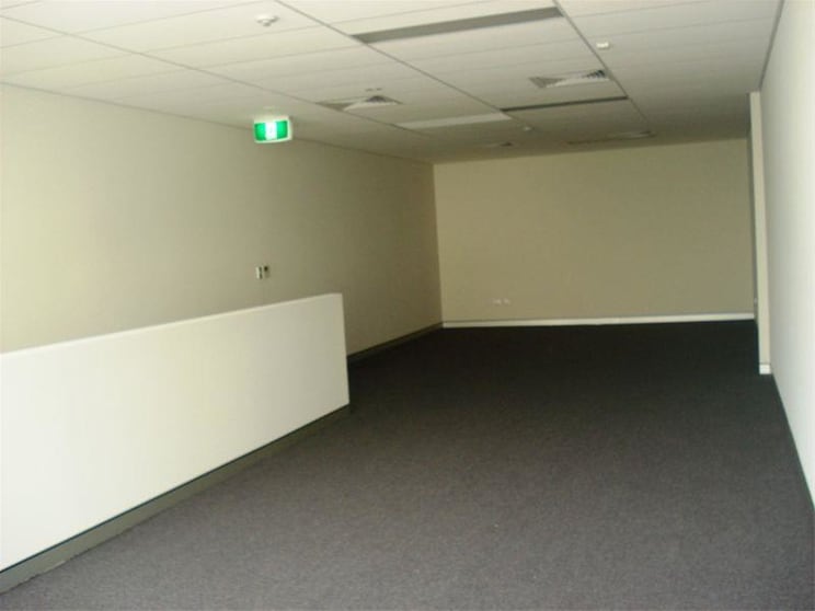 Click to view all images Unit 2/340 Chisholm Road Auburn NSW 2144 - Image 2
