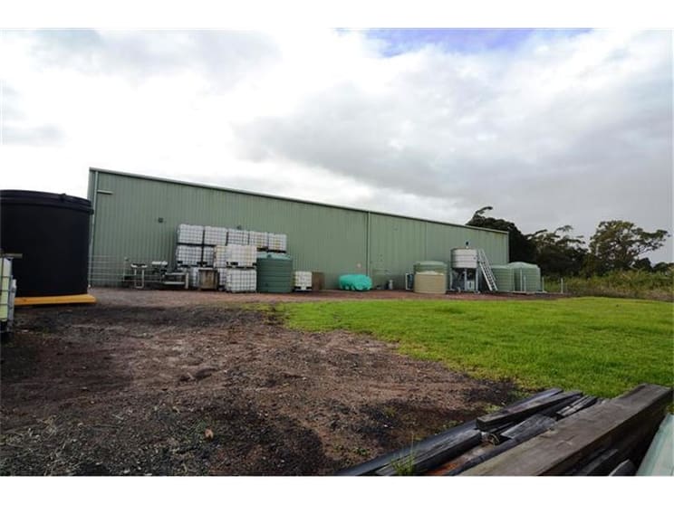 Click to view all images 26 Laverick Avenue Tomago NSW 2322 - Image 3