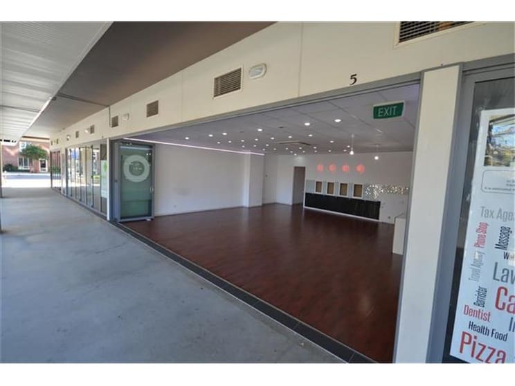Click to view all images Suite 5/21 Merewether Street Newcastle NSW 2300 - Image 3