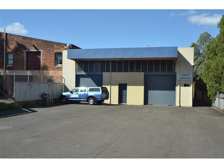 Click to view all images Shop 2/353 - 357 High Street Maitland NSW 2320 - Image 1