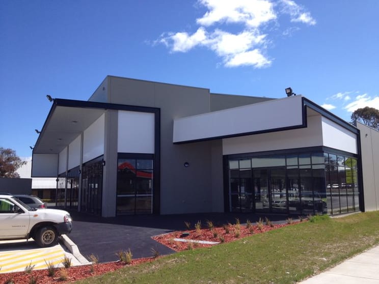Click to view all images 3 4 & 5/9 Jenke Circuit Kambah ACT 2902 - Image 1