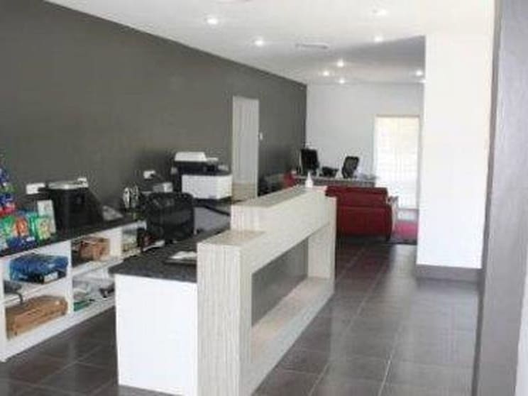 Click to view all images 1302 Wynnum Road Tingalpa QLD 4173 - Image 3