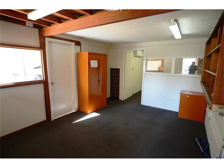 Click to view all images 54 Robert Street Wickham NSW 2293 - Image 3