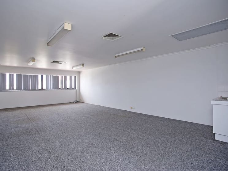 Click to view all images 12 1136 Gold Coast Highway Palm Beach QLD 4221 - Image 2