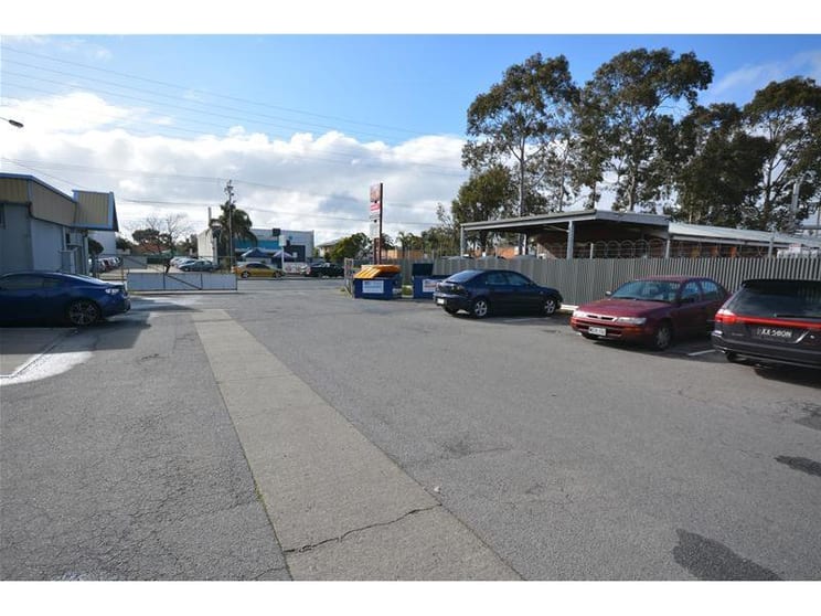 Click to view all images Unit 3, 214-216 Richmond Road Marleston SA 5033 - Image 3