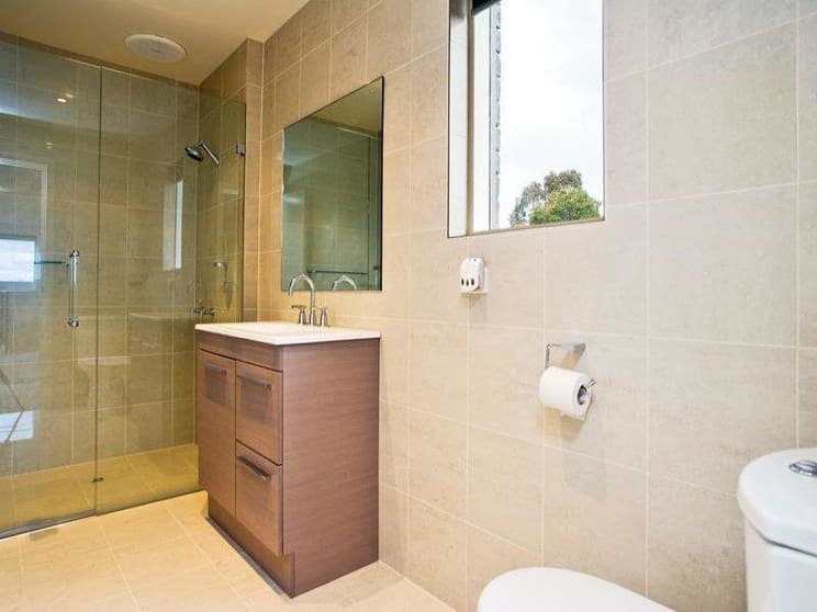 Click to view all images 3/1 Beaver Street Essendon VIC 3040 - Image 3