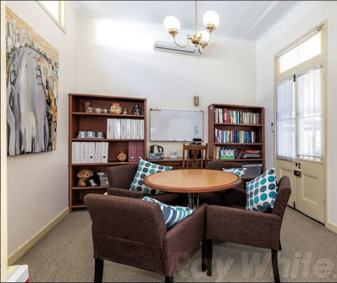 Click to view all images 4b/249 Coronation Drive Milton QLD 4064 - Image 2