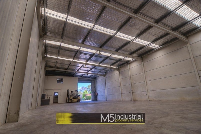 Click to view all images 4/4 Pat Devlin Close Chipping Norton NSW 2170 - Image 1