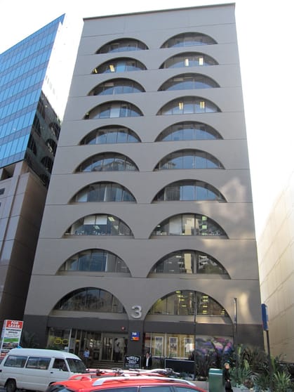 Click to view all images 5.3/3 Bowen Crescent Melbourne St Kilda Road VIC 3004 - Image 1