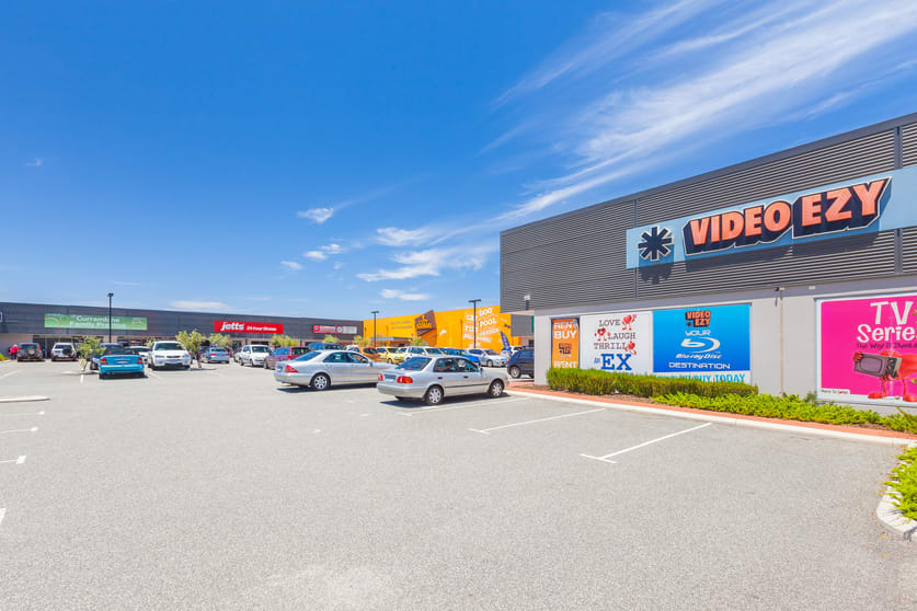 Click to view all images 4 Hobsons Gate Currambine WA 6028 - Image 3