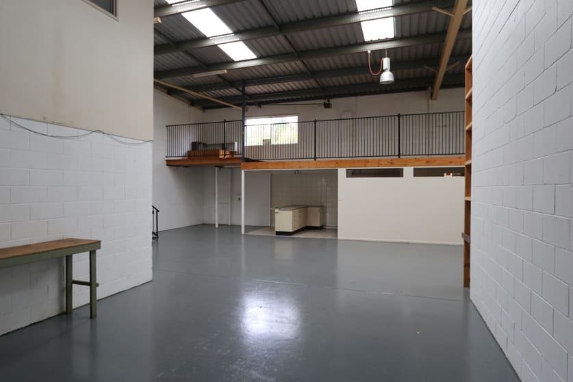Click to view all images 4/29 Taree St Burleigh Heads QLD 4220 - Image 1