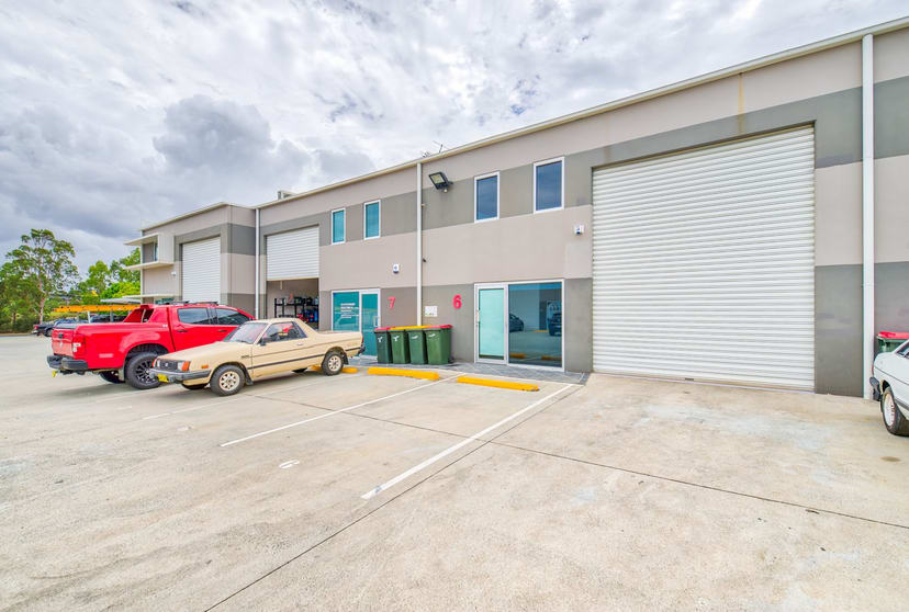Click to view all images 6/6 Oxley Street North Lakes QLD 4509 - Image 2