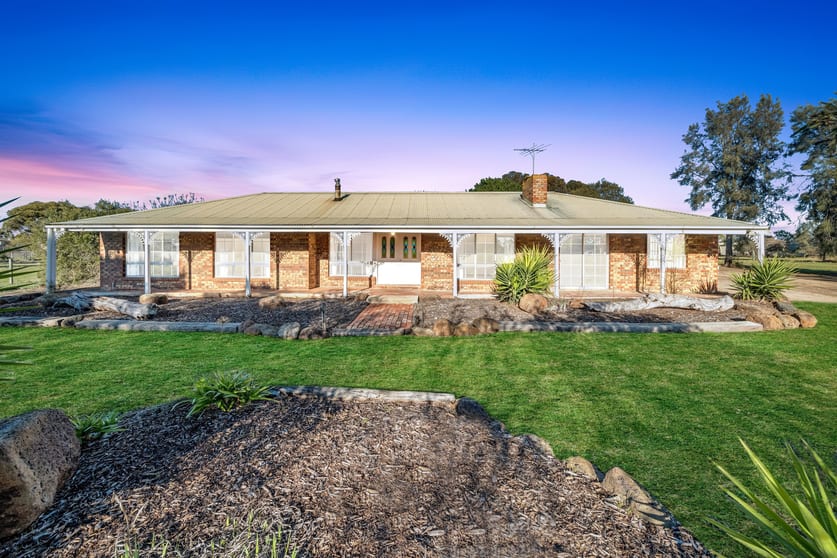 Click to view all images 75 Malcolm Road Little River VIC 3211 - Image 2