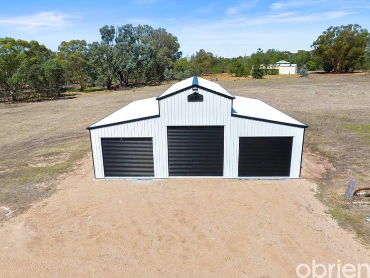 Click to view all images 270 Warby Range Road Glenrowan VIC 3675 - Image 2