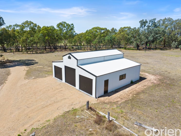 Click to view all images 270 Warby Range Road Glenrowan VIC 3675 - Image 3