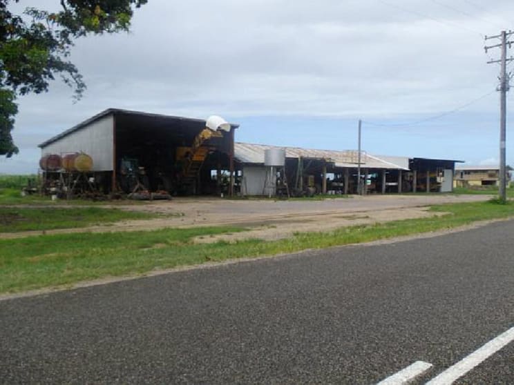 Click to view all images 60 Taylors Beach Road Halifax QLD 4850 - Image 3
