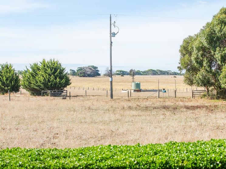 Click to view all images 440 Wangoom Road Warrnambool VIC 3280 - Image 3