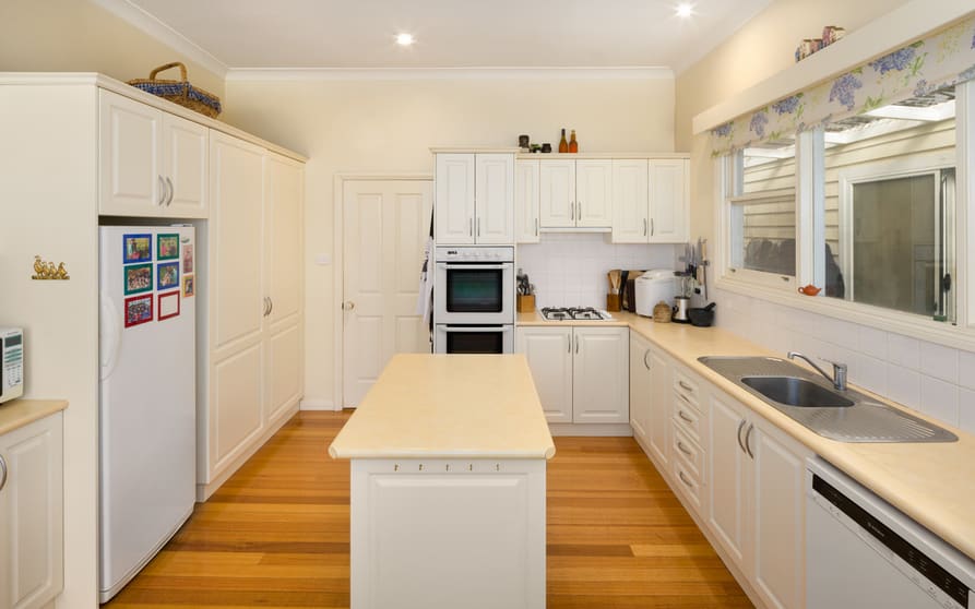 Click to view all images 110 Leslie Manor Road Leslie Manor VIC 3260 - Image 3