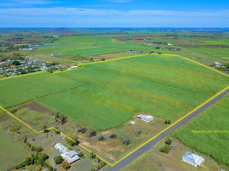 Click to view all images 531 Burnett Heads Road Rubyanna QLD 4670 - Image 1