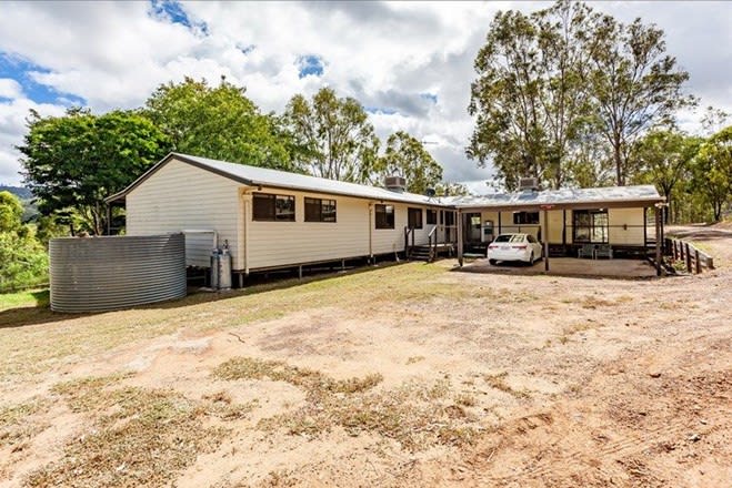 Click to view all images 1607 Murphys Creek Road Murphys Creek QLD 4352 - Image 1
