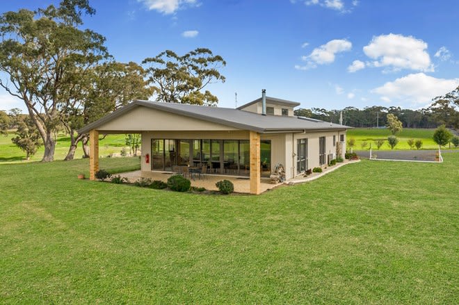 Click to view all images 50 Ashes Bridge Road Tallarook VIC 3659 - Image 1