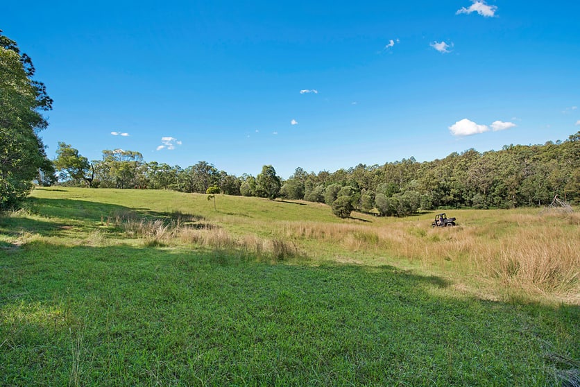 Click to view all images 80 Roberts Road Kurwongbah QLD 4503 - Image 3