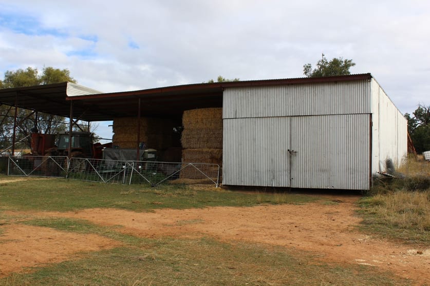 Click to view all images "Geebung" Gwydir Highway Gravesend NSW 2401 - Image 2