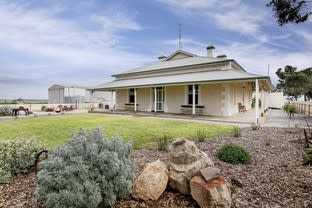 Click to view all images 528 Kybunga Top Road Kybunga SA 5453 - Image 1