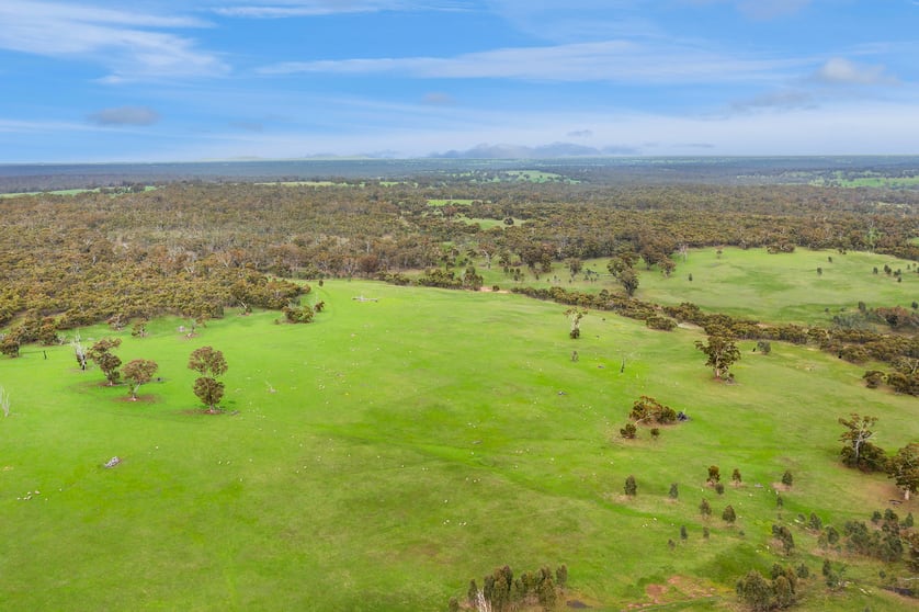 Click to view all images Smiths Road Balmoral VIC 3407 - Image 2
