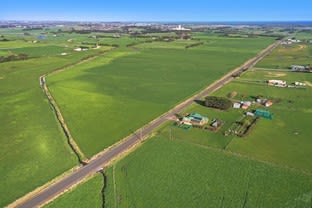 Click to view all images 2/ Conns Lane Illowa VIC 3282 - Image 3