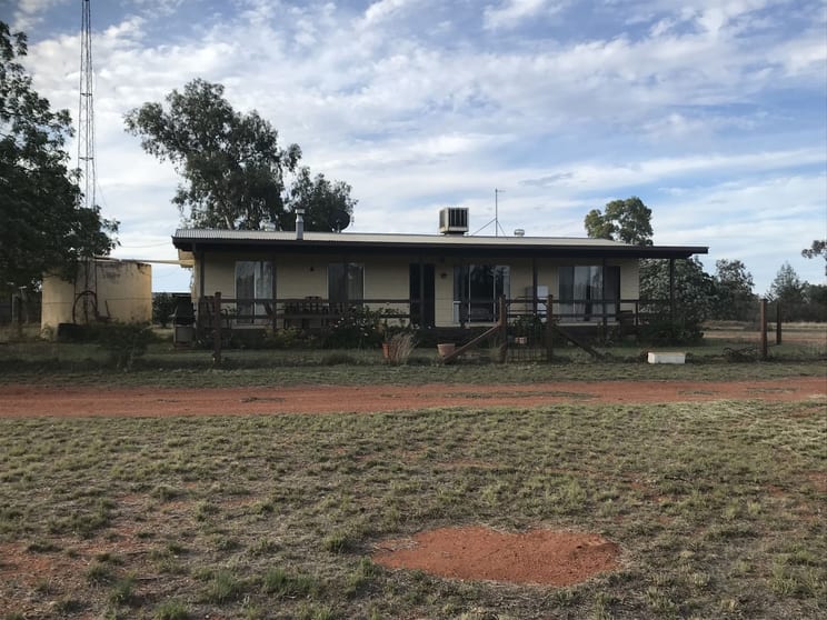 Click to view all images 129 Arthur Hall VC Way Coolabah NSW 2831 - Image 1