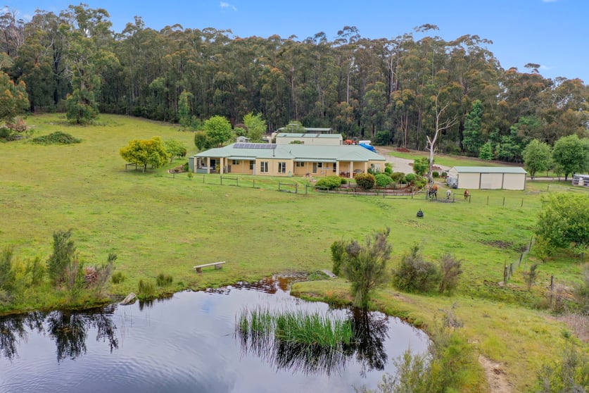 Click to view all images 355 Forest Road Labertouche VIC 3816 - Image 3