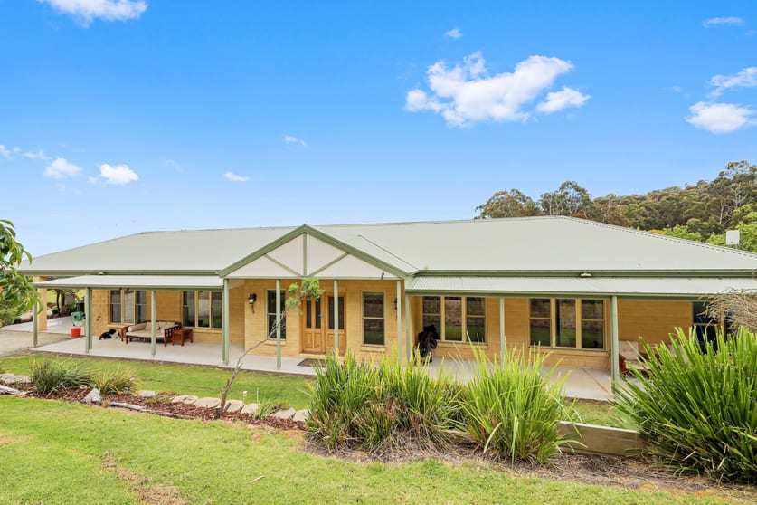 Click to view all images 355 Forest Road Labertouche VIC 3816 - Image 2