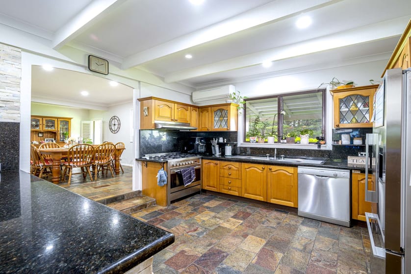 Click to view all images 154 Aberfoyle Road Wedderburn NSW 2560 - Image 2