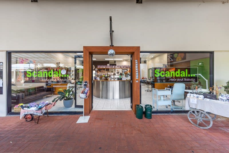 Click to view all images Scandal Hair & Beauty Clare SA 5453 - Image 2