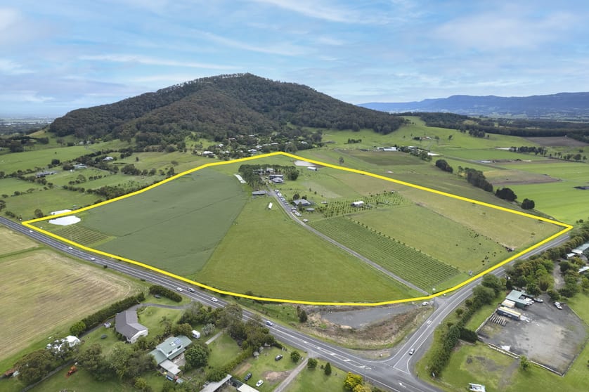 Click to view all images 11 Coolangatta Road Coolangatta NSW 2535 - Image 3