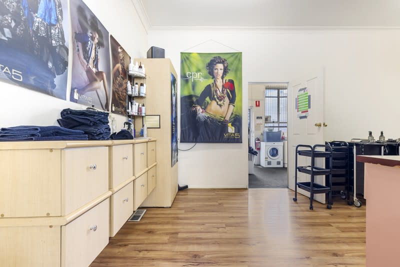 Click to view all images Hairdresser business for sale in Canberra Airport - Image 2