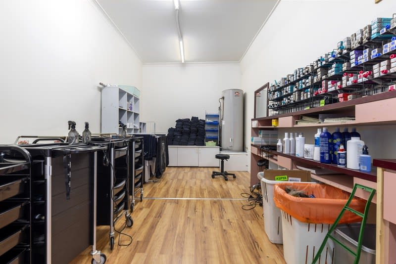 Click to view all images Hairdresser business for sale in Canberra Airport - Image 3