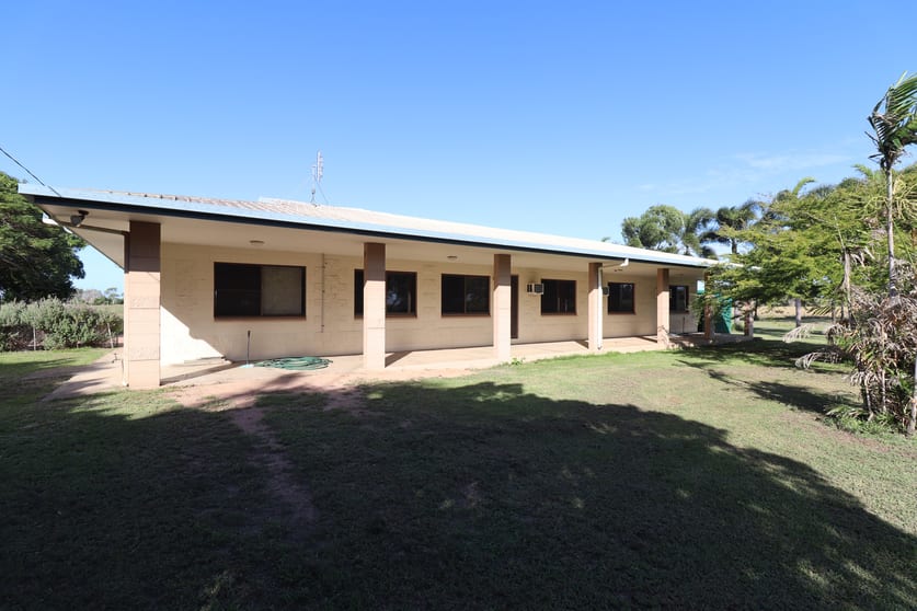 Click to view all images 257 Fieldings Landing Road Rita Island QLD 4807 - Image 2