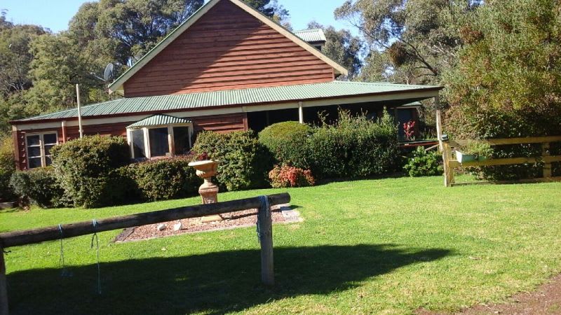 Click to view all images 3519 Whittlesea-Yea Rd Flowerdale VIC 3717 - Image 2