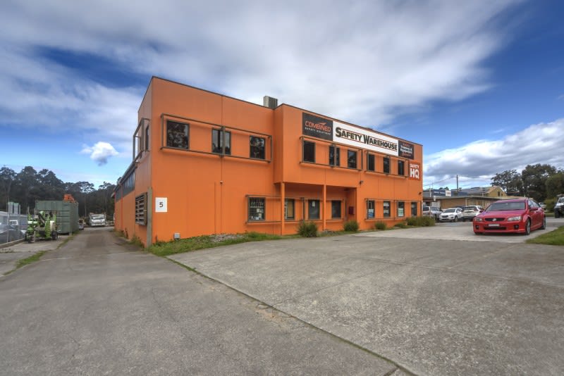 Click to view all images 108 Albatross Road South Nowra NSW 2541 - Image 3