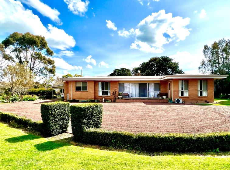 Click to view all images 260 Barrs Road West Mingay VIC 3324 - Image 1
