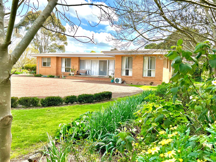 Click to view all images 260 Barrs Road West Mingay VIC 3324 - Image 2