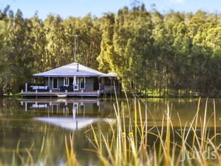 Click to view all images 393 Hermitage Road Pokolbin NSW 2320 - Image 1