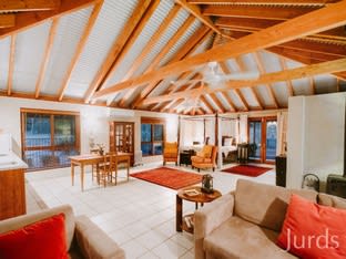 Click to view all images 393 Hermitage Road Pokolbin NSW 2320 - Image 3