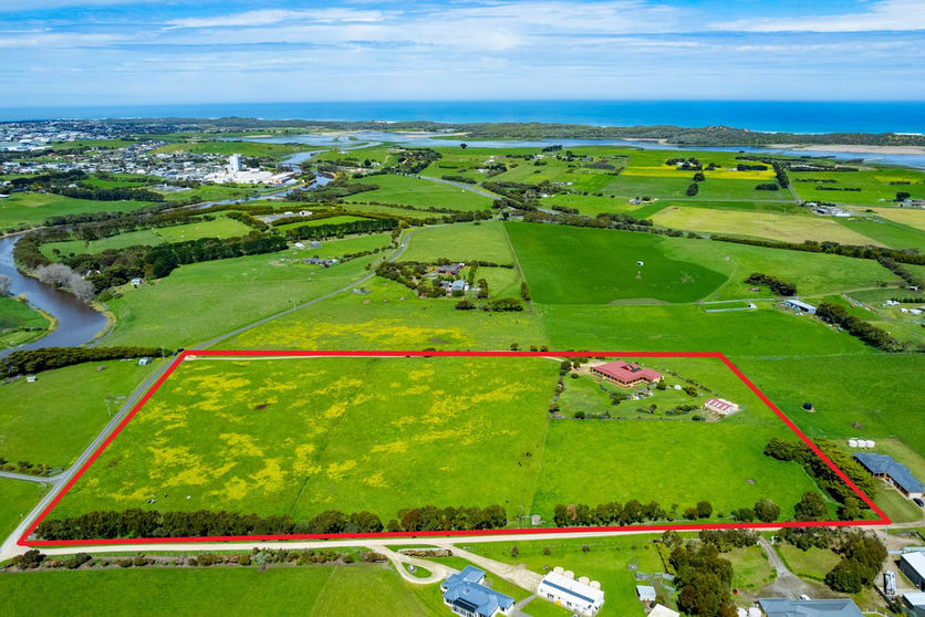 Click to view all images 101 Farnham Road Warrnambool VIC 3280 - Image 2