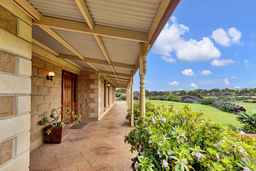 Click to view all images 101 Farnham Road Warrnambool VIC 3280 - Image 3