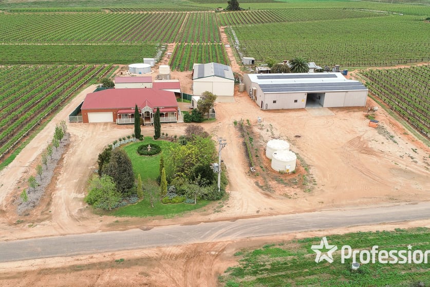 Click to view all images 350 & 356 Stewart Road Red Cliffs VIC 3496 - Image 1