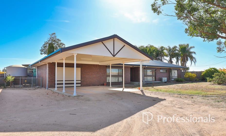 Click to view all images 431 Woomera Avenue Red Cliffs VIC 3496 - Image 2