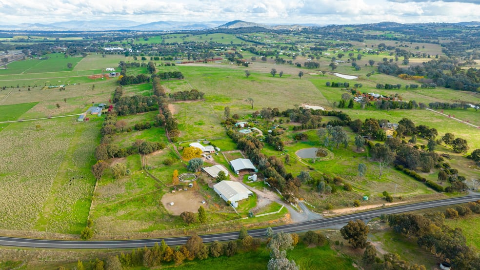 Click to view all images 334 Perryman Lane Table Top NSW 2640 - Image 3